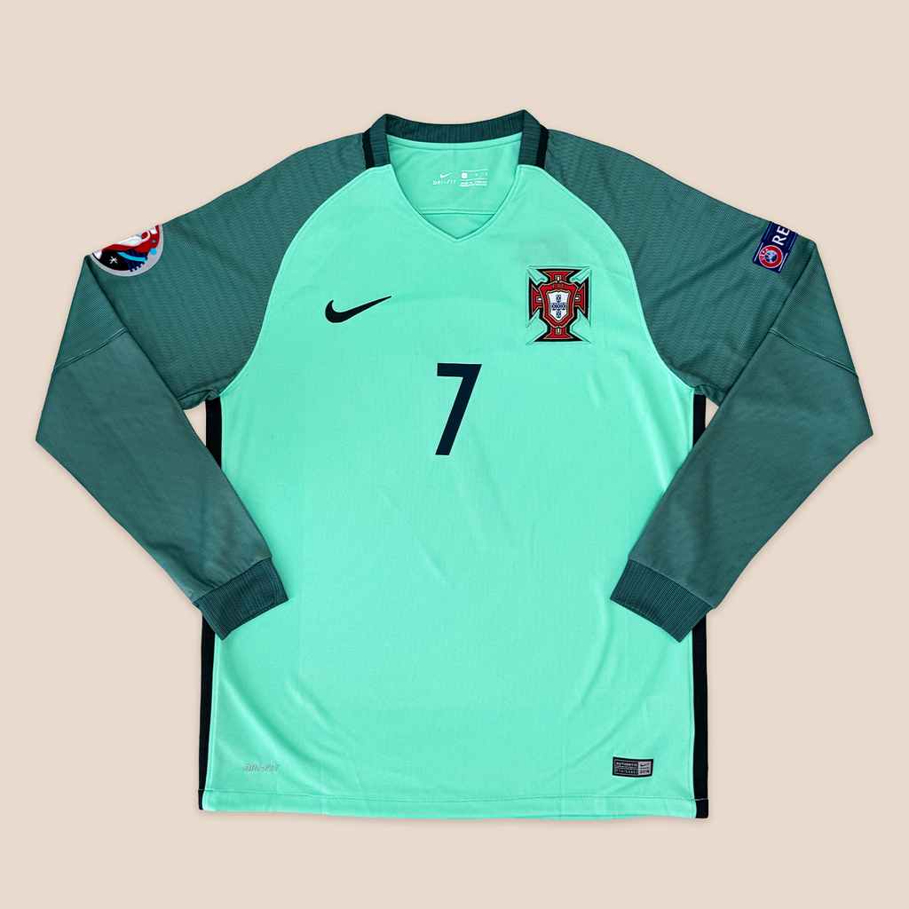Portugal 2016 Away