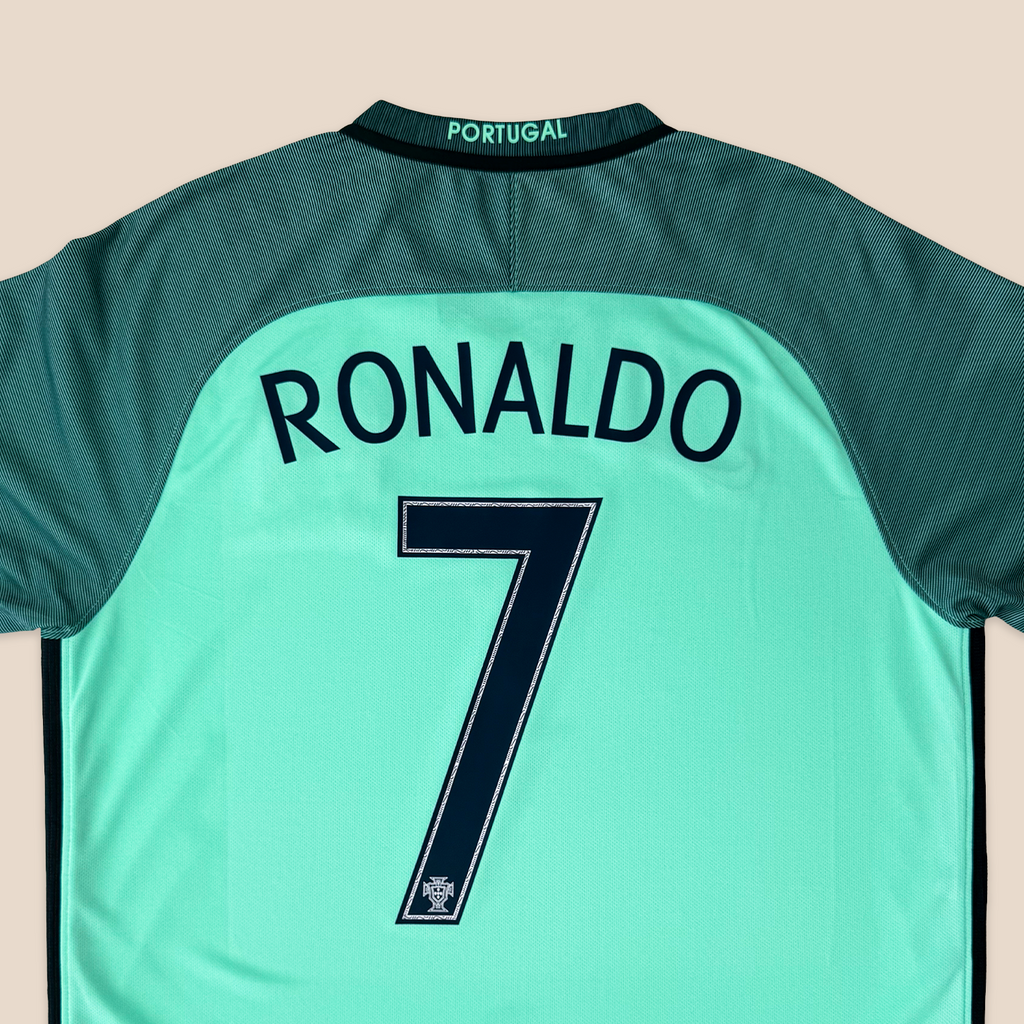 Portugal 2016 Away