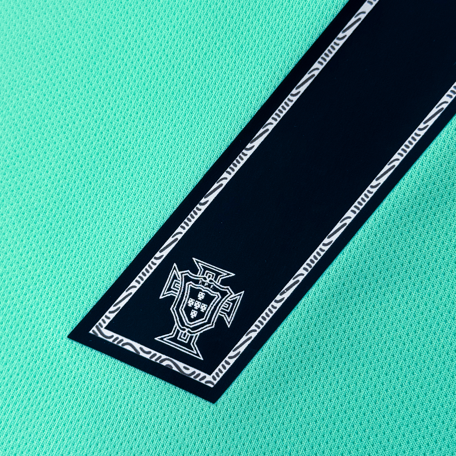 Portugal 2016 Away