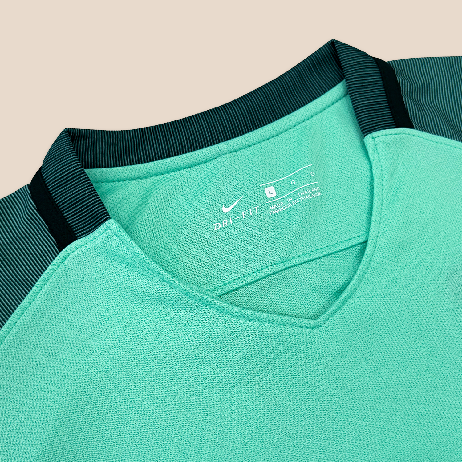 Portugal 2016 Away