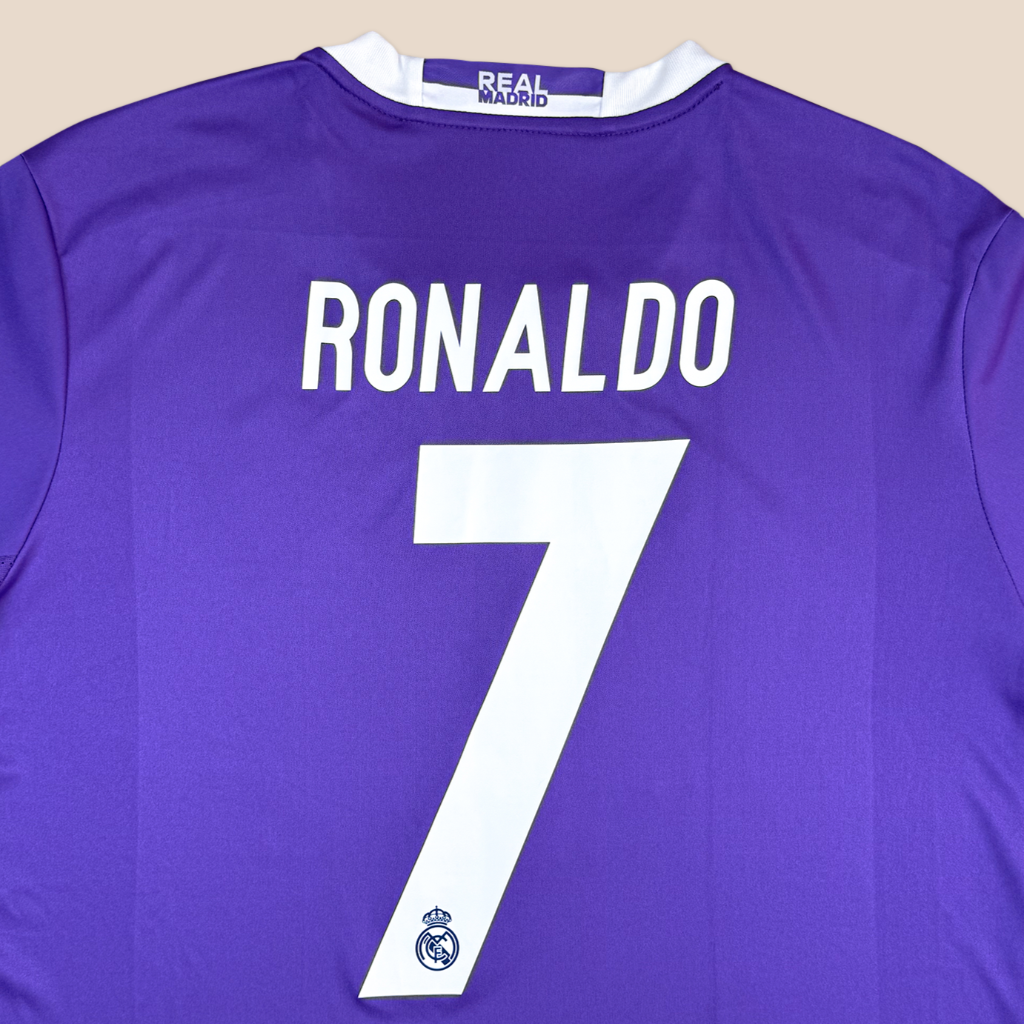 Real Madrid 2016/17 Away