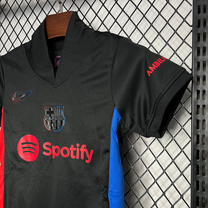 Barcelona 2024/25 Kids Away