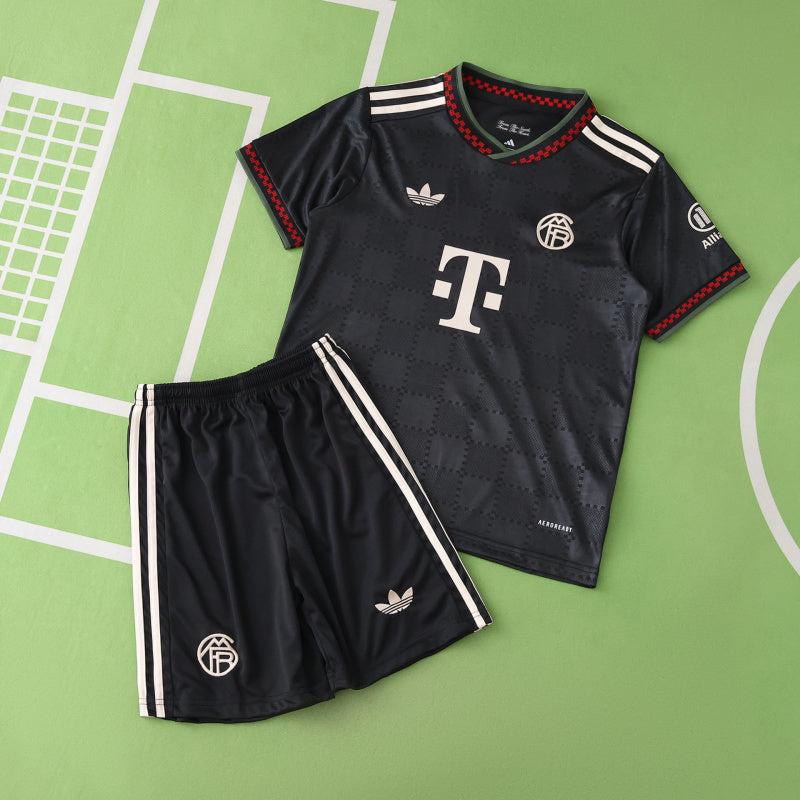 Kids Bayern Munich Champions League 2025/26