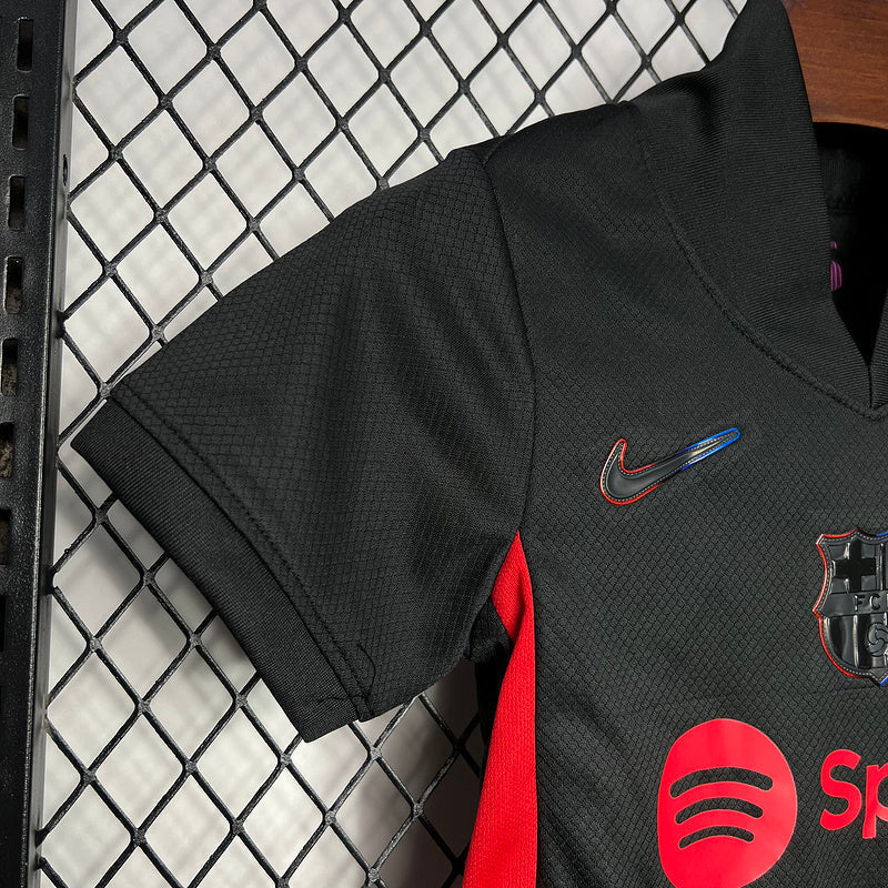 Barcelona 2024/25 Kids Away